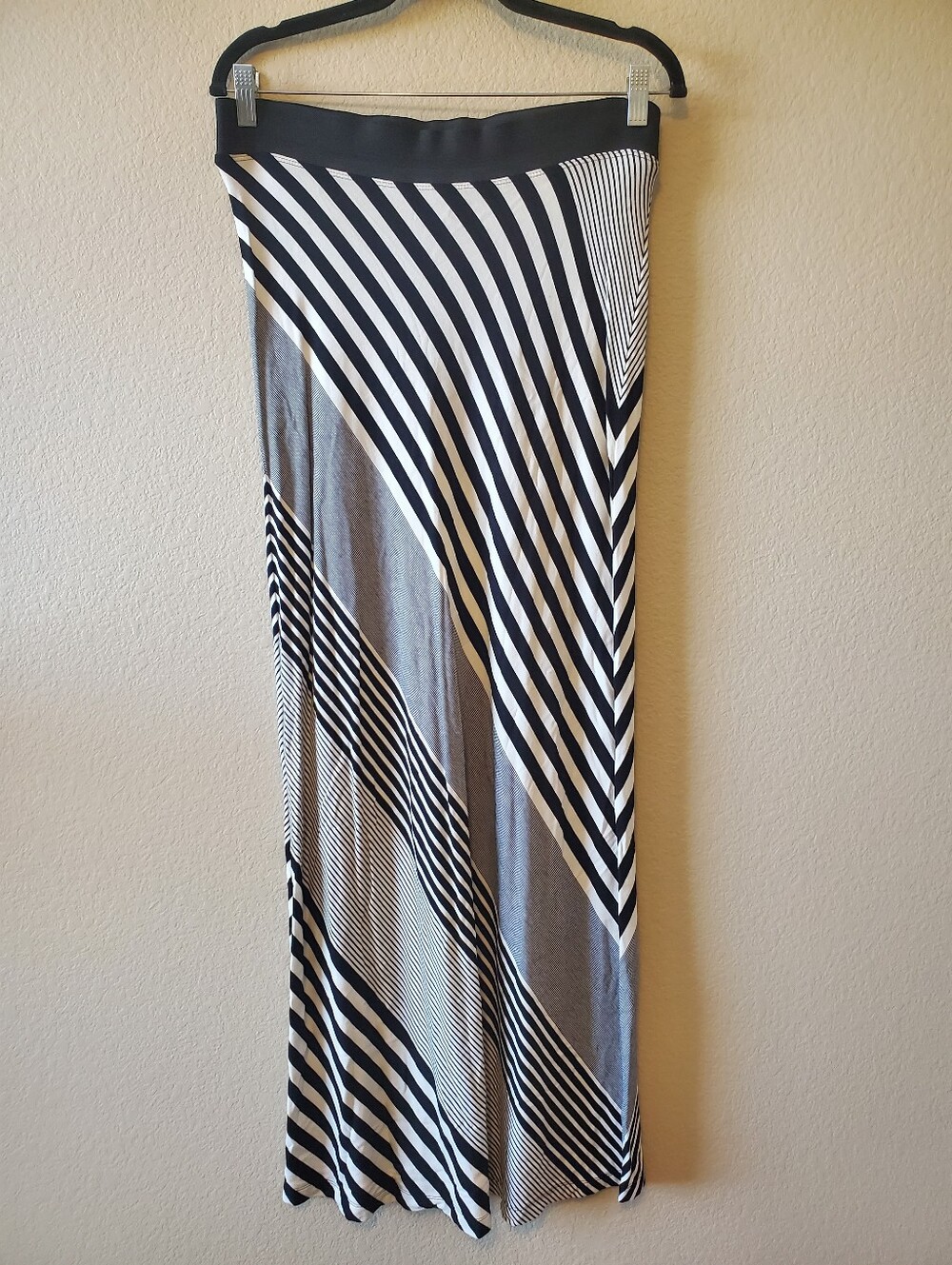 White House Black Market Black and White Diagonal Stripe Pull On Maxi Skirt